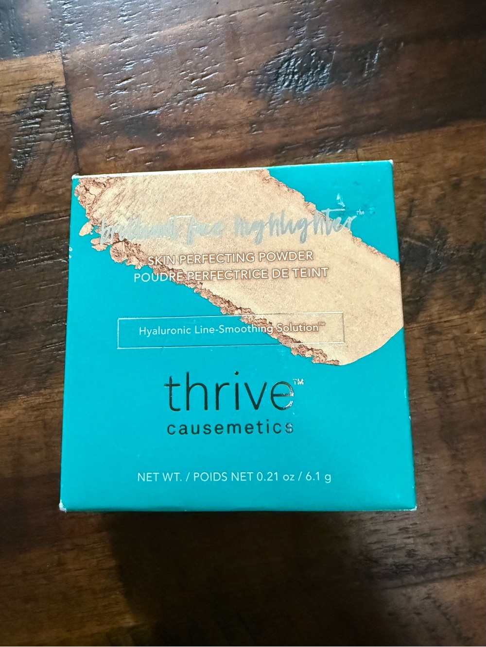thrive causemetics Skin Perfecting Powder - Teal Box with Gold Accent